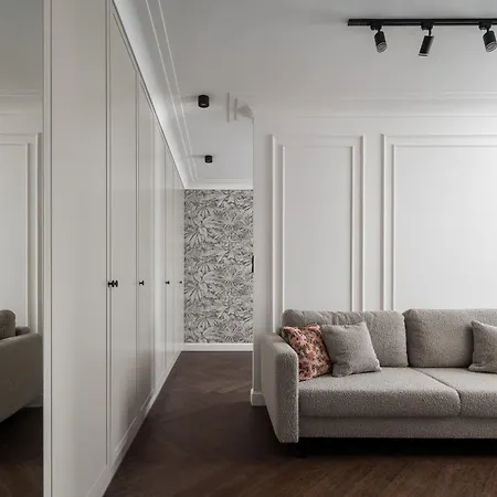 Centre Deluxe By Bookinghost