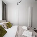 Apartment Centre Deluxe By Bookinghost
