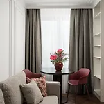 Apartment Centre Deluxe By Bookinghost